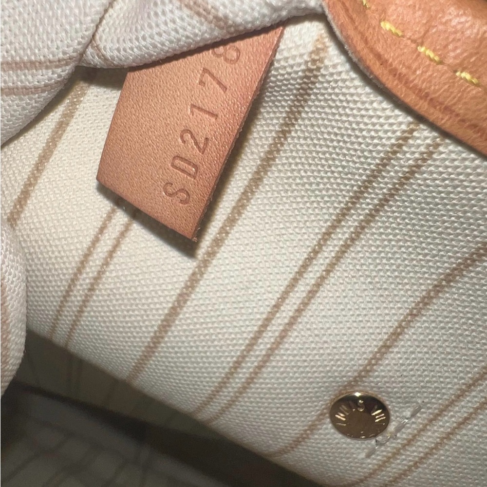 LOUIS VUITTON AUTHENTIC DAMIER AZUR MM - Picture 10 of 10
